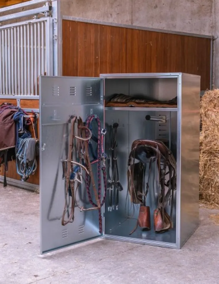 Armoire de sellerie type Western
